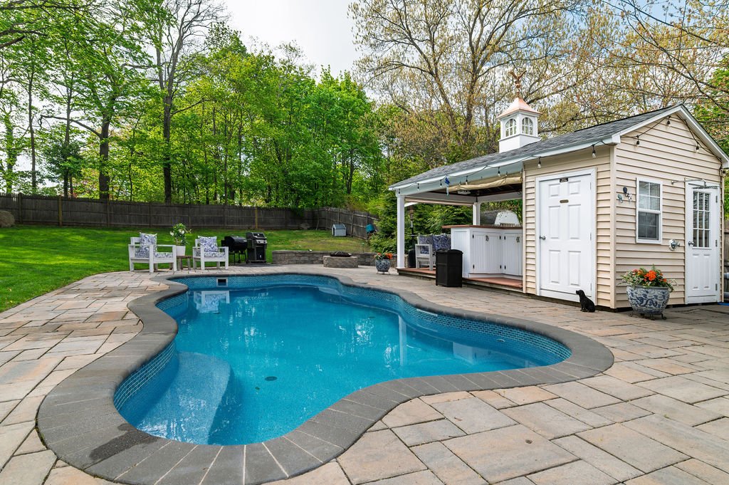 Deck dining
